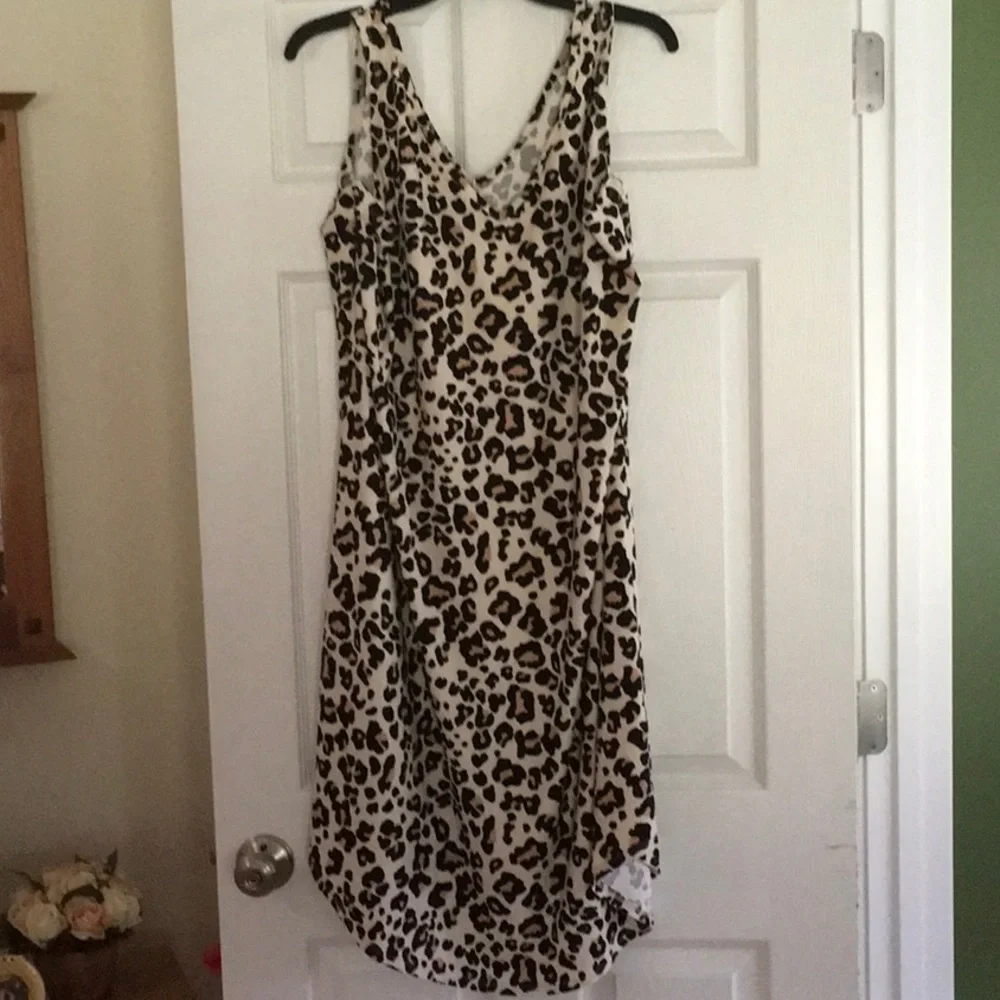 24/7 Animal V Neck Midi Dress - Picture 3 of 4